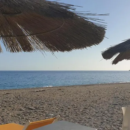 Sunny Days منزل للإقامة *